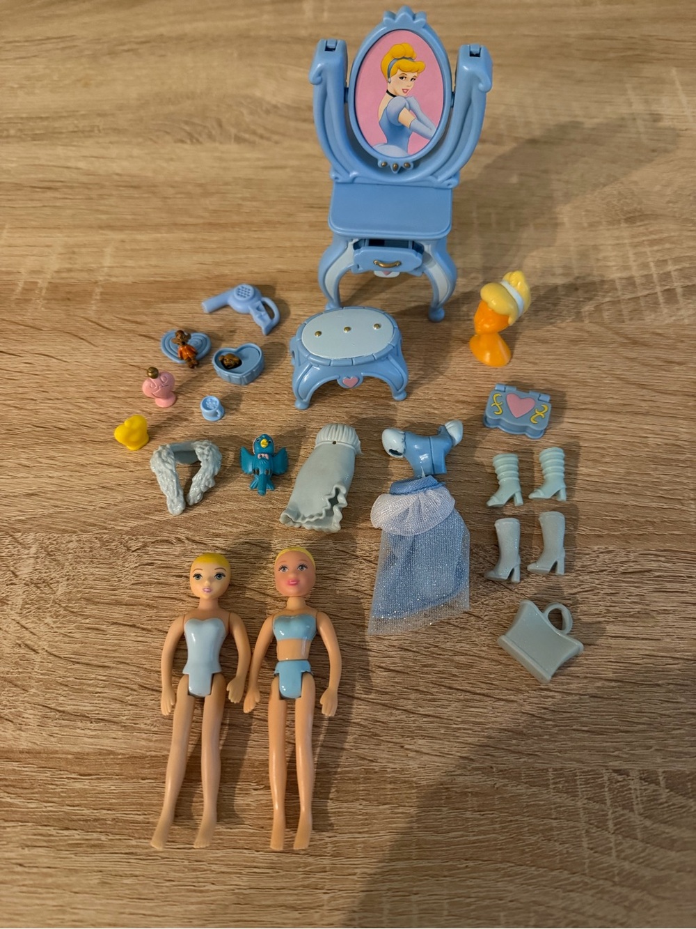 Vintage Disney Princess Cinderella Polly Pocket Doll & Vanity Playset